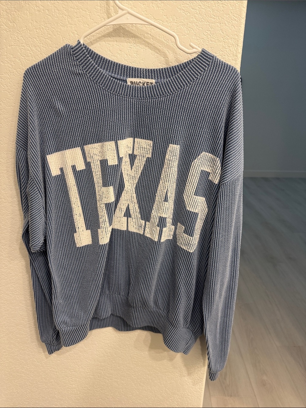 BUCKETLIST Blue & White TEXAS Pullover Sweater